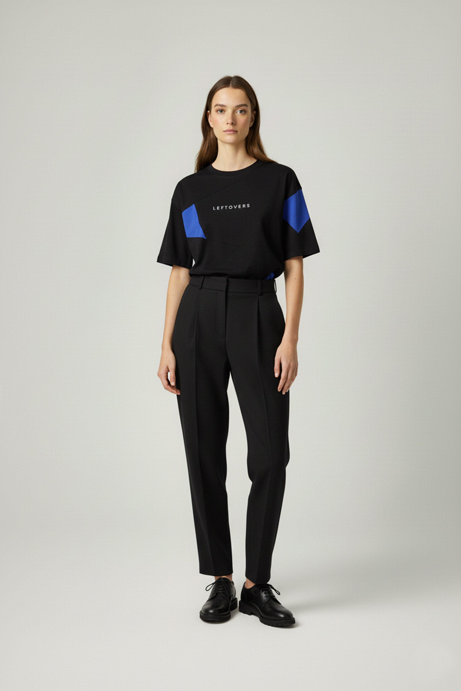 T-SHIRT NOIR+ BLEU/ CORAIL