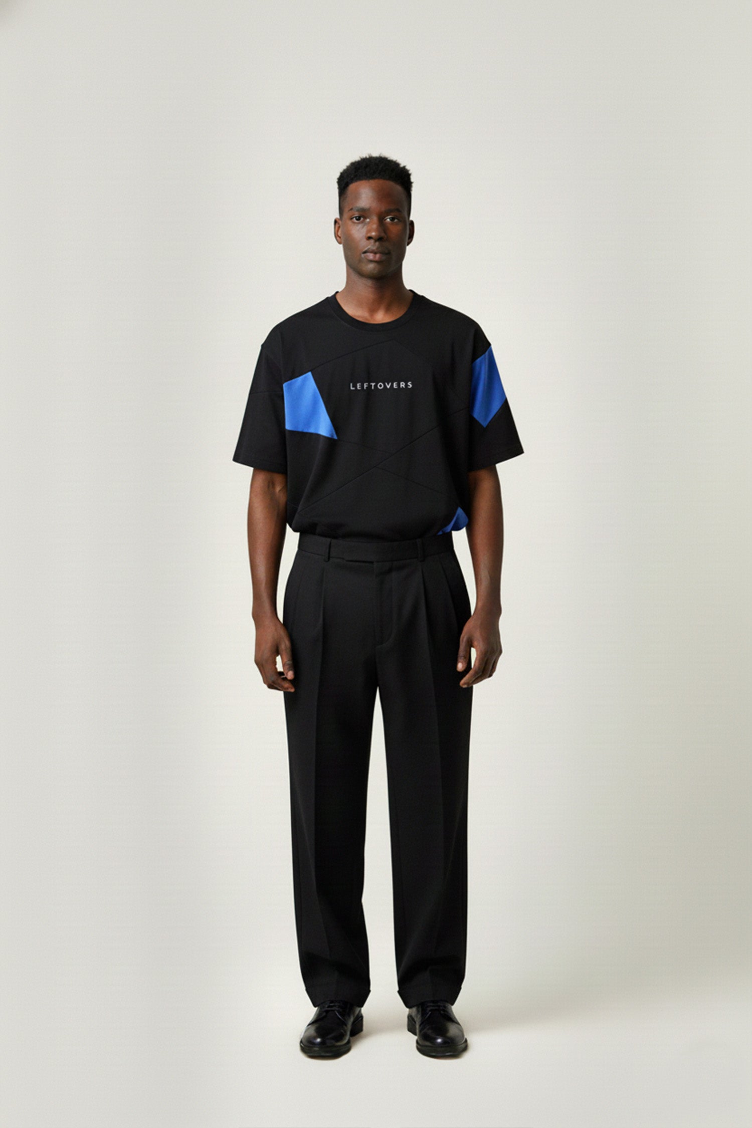 T-SHIRT NOIR+ BLEU/ CORAIL